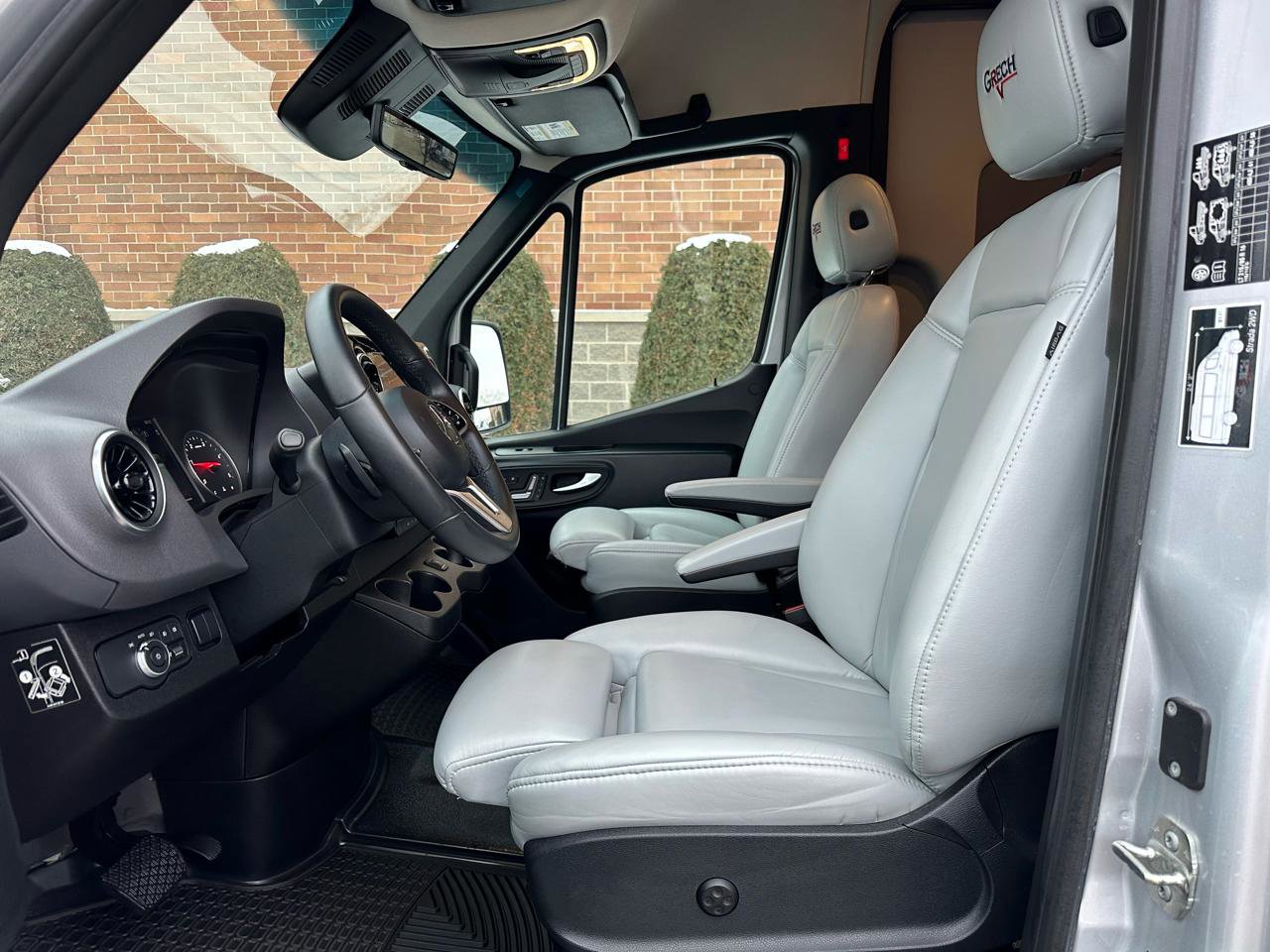 Used 2024 Mercedes-Benz Sprinter 3500 image 33