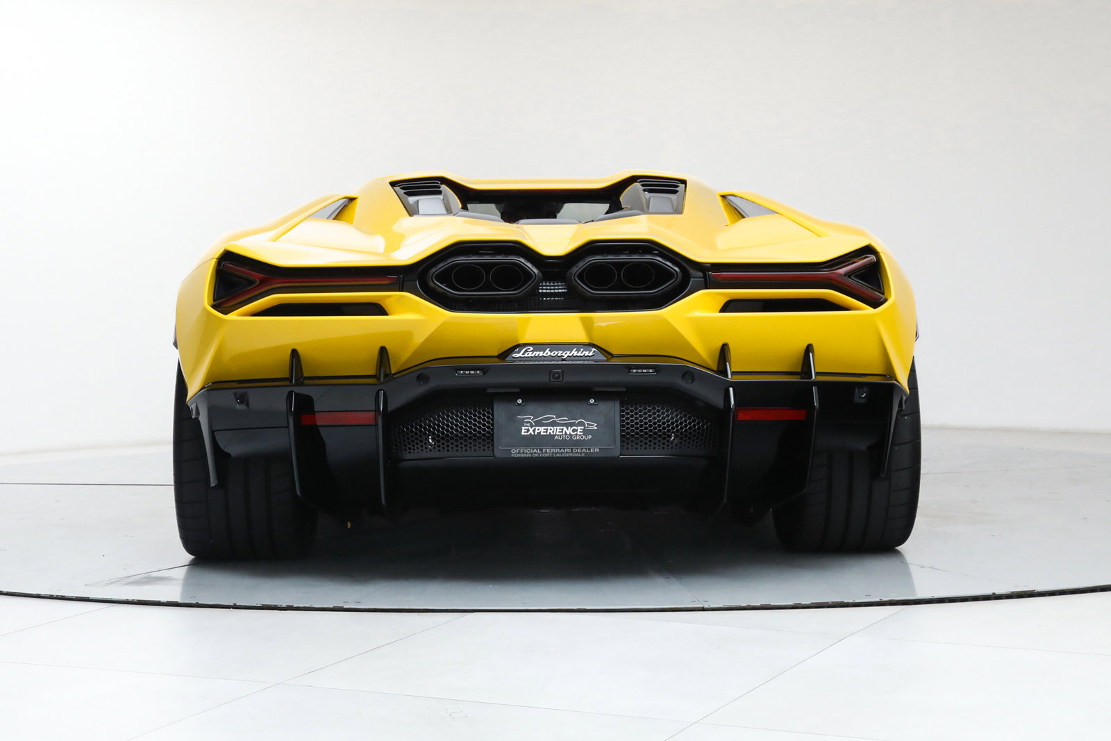 Used 2024 Lamborghini Revuelto image 6