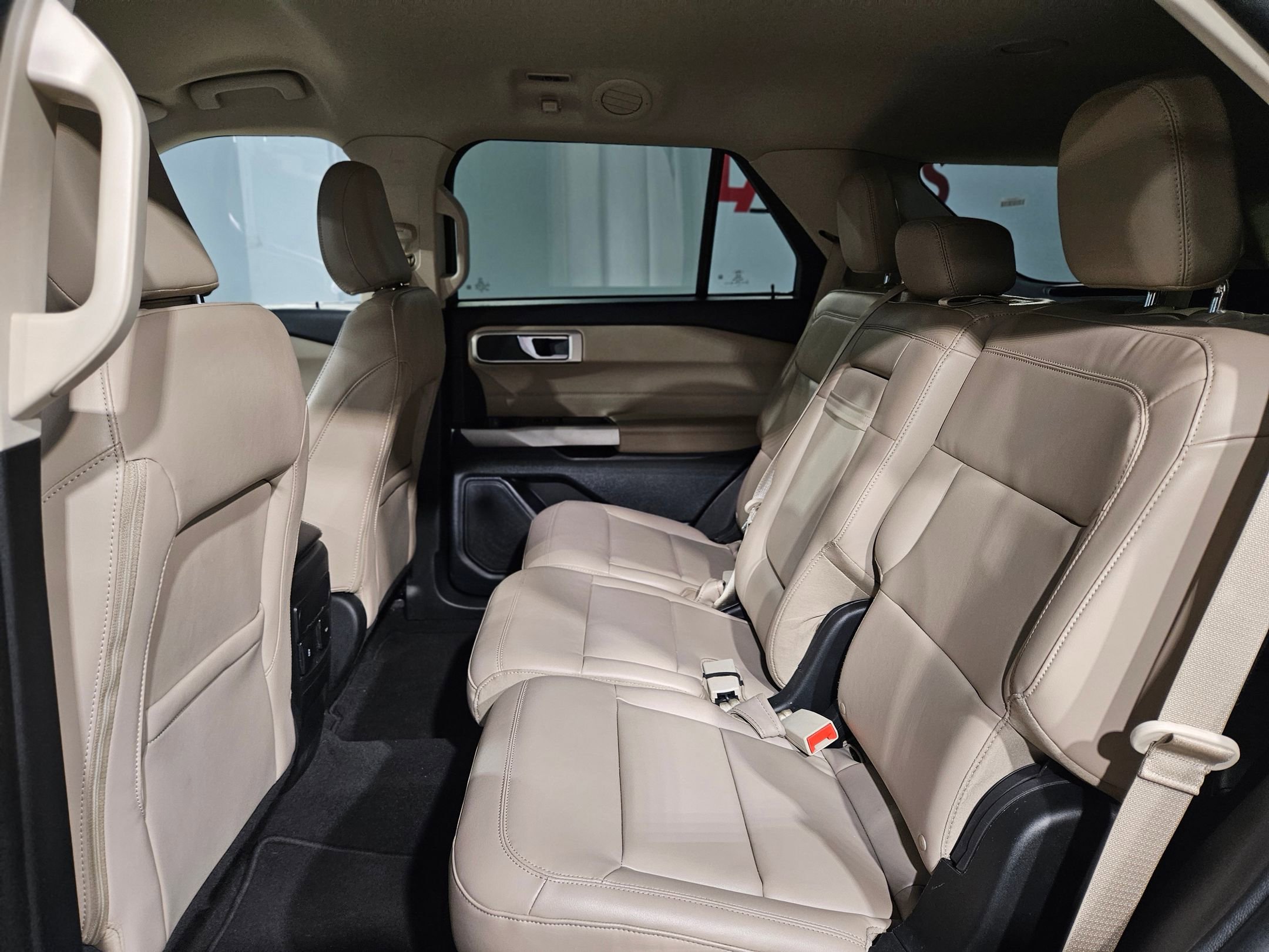 Used 2023 Ford Explorer XLT w/ Equipment Group 202A image 35