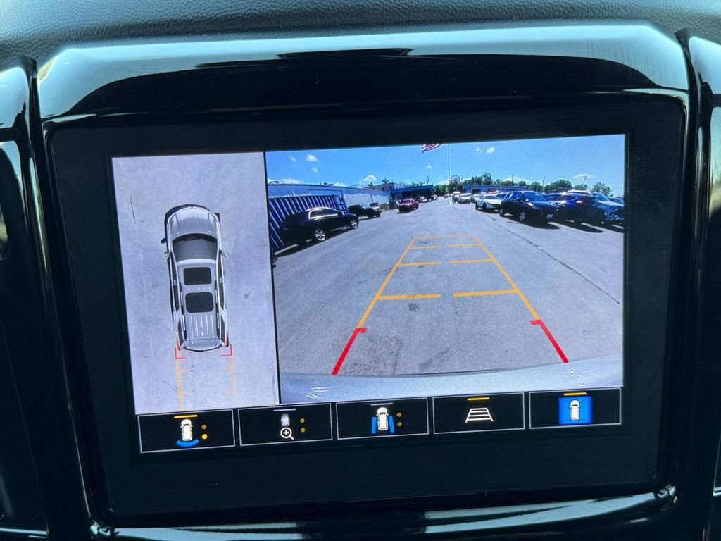 Used 2023 Chevrolet Traverse RS AWD/4WD image 15