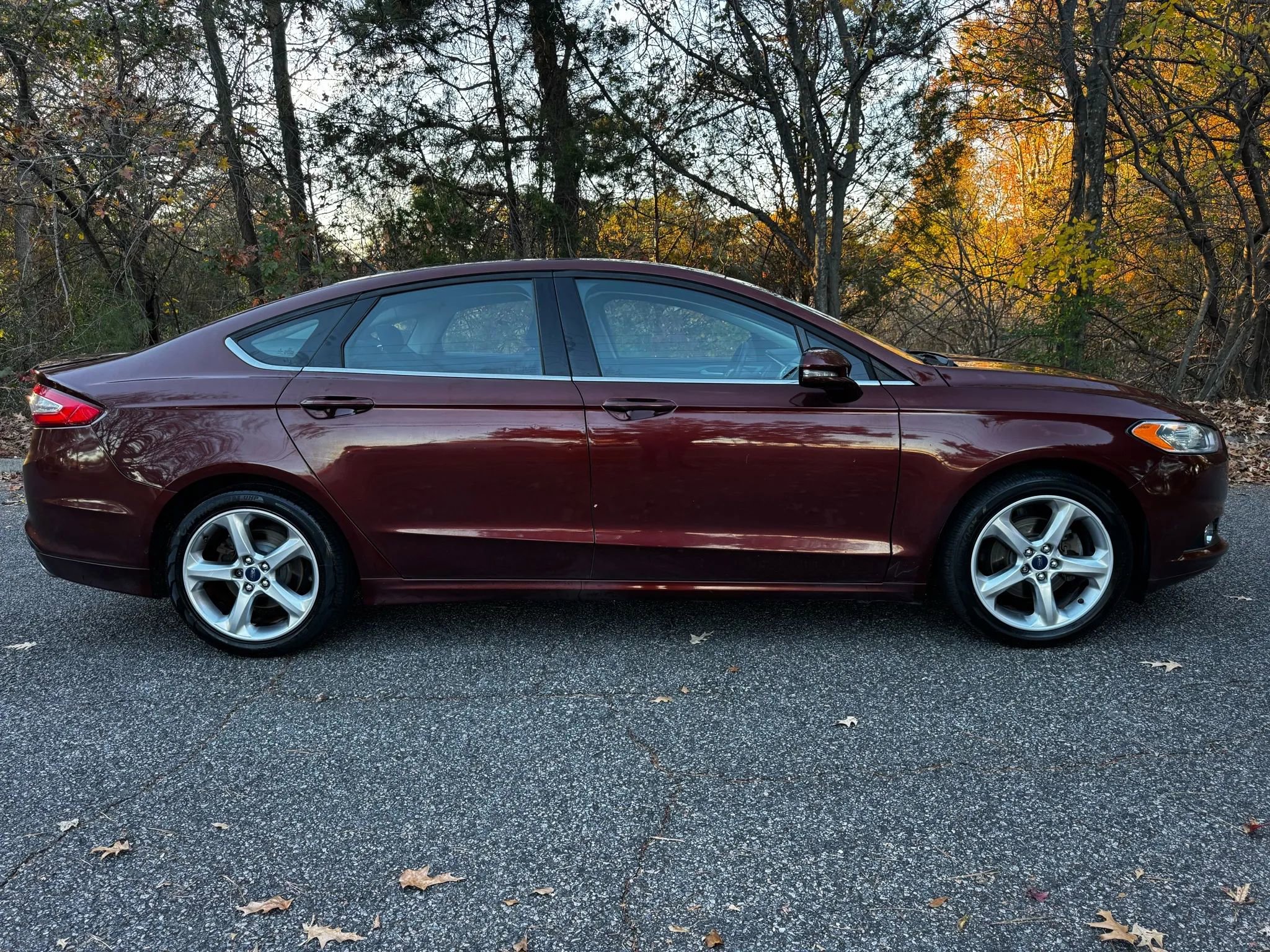 Used 2016 Ford Fusion SE w/ Equipment Group 201A image 5