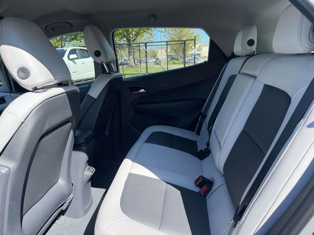 Used 2020 Chevrolet Bolt Premier w/ Infotainment Package FWD image 13