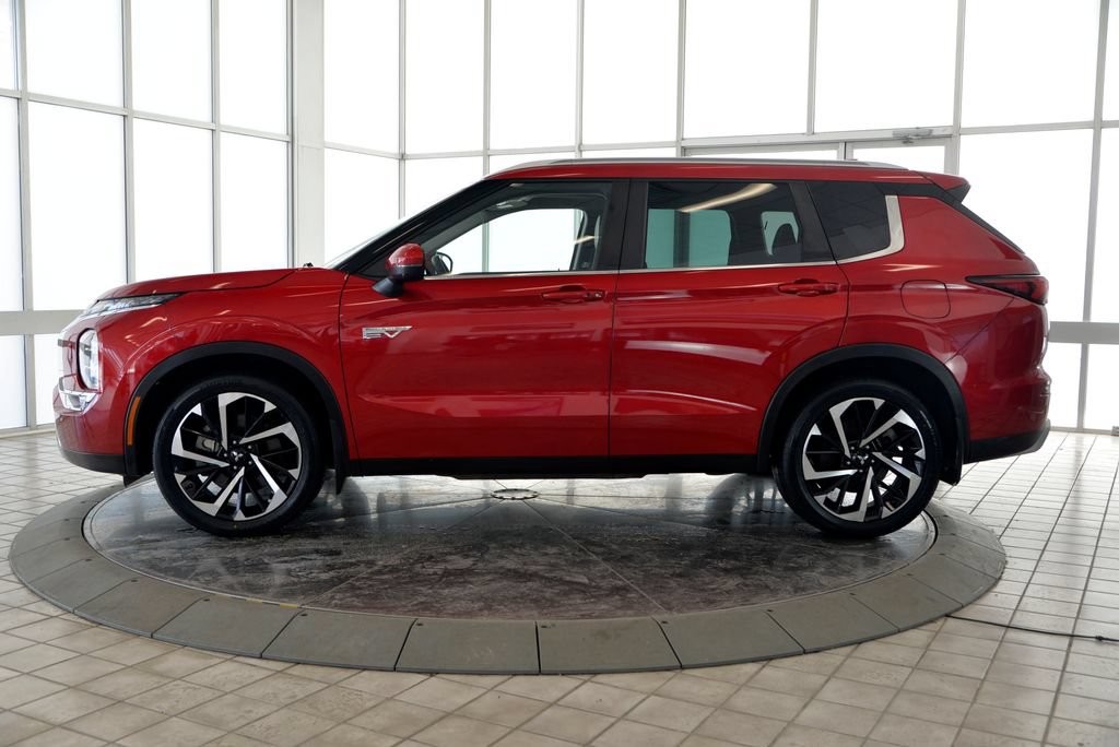 Used 2023 Mitsubishi Outlander SE AWD/4WD image 6