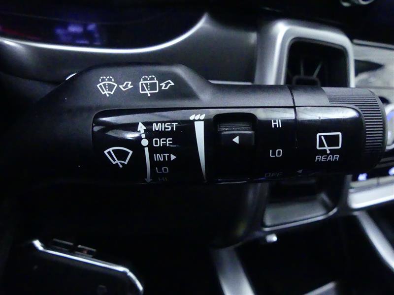 Used 2023 Kia Sorento LX image 19