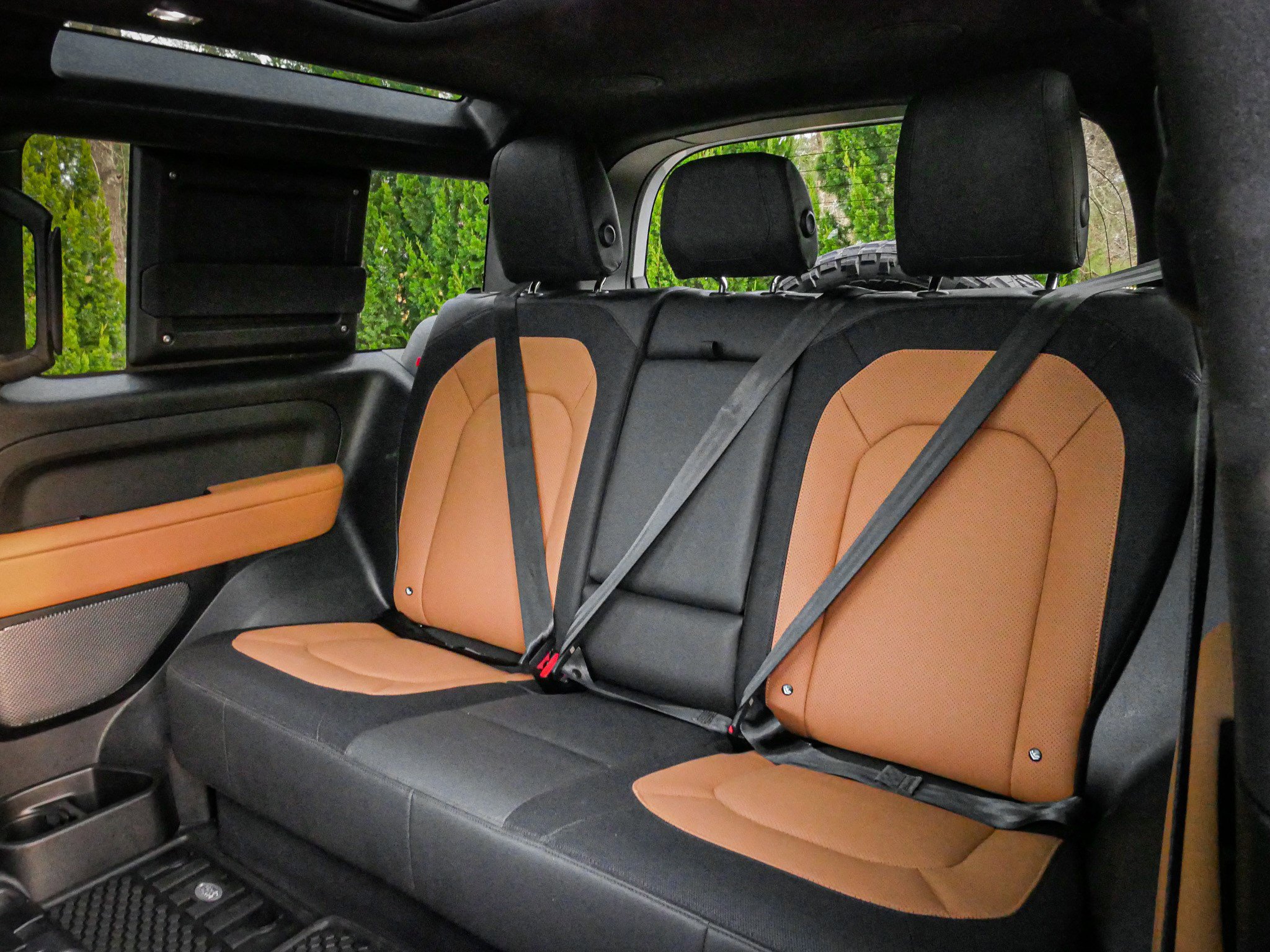 Used 2023 Land Rover Defender 90 X-Dynamic SE AWD/4WD image 31