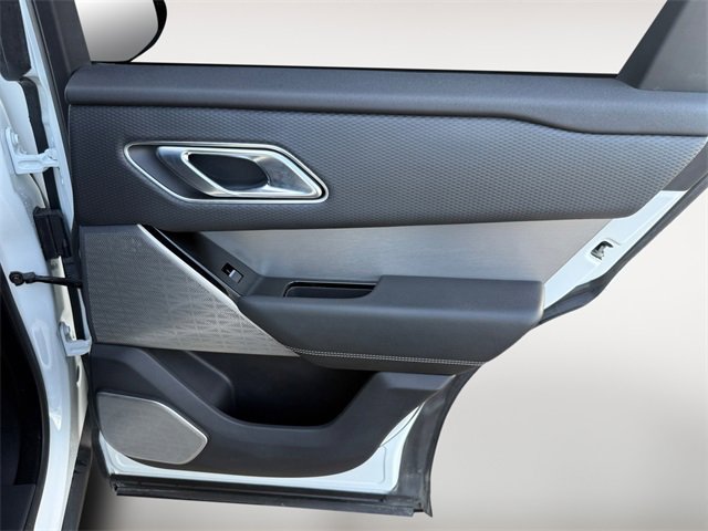 Used 2019 Land Rover Range Rover Velar R-Dynamic SE image 28