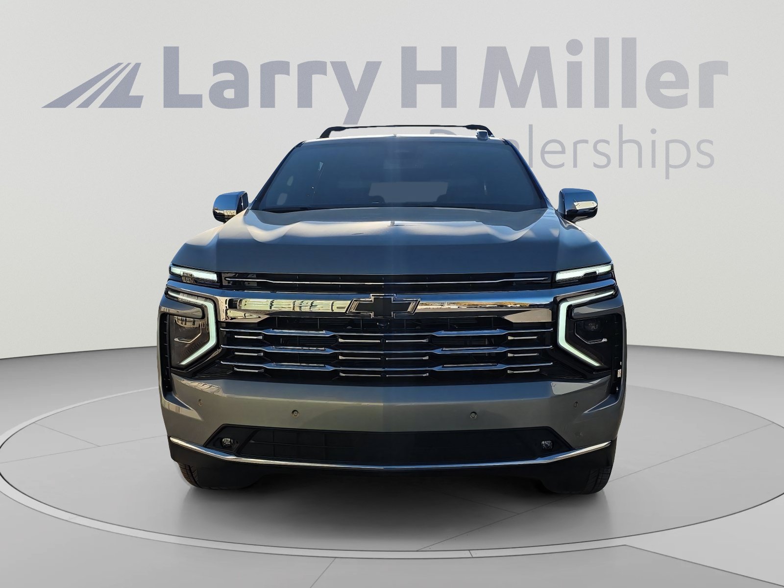 New 2026 Chevrolet Suburban Premier w/ Sun And Tow Package AWD/4WD image 8