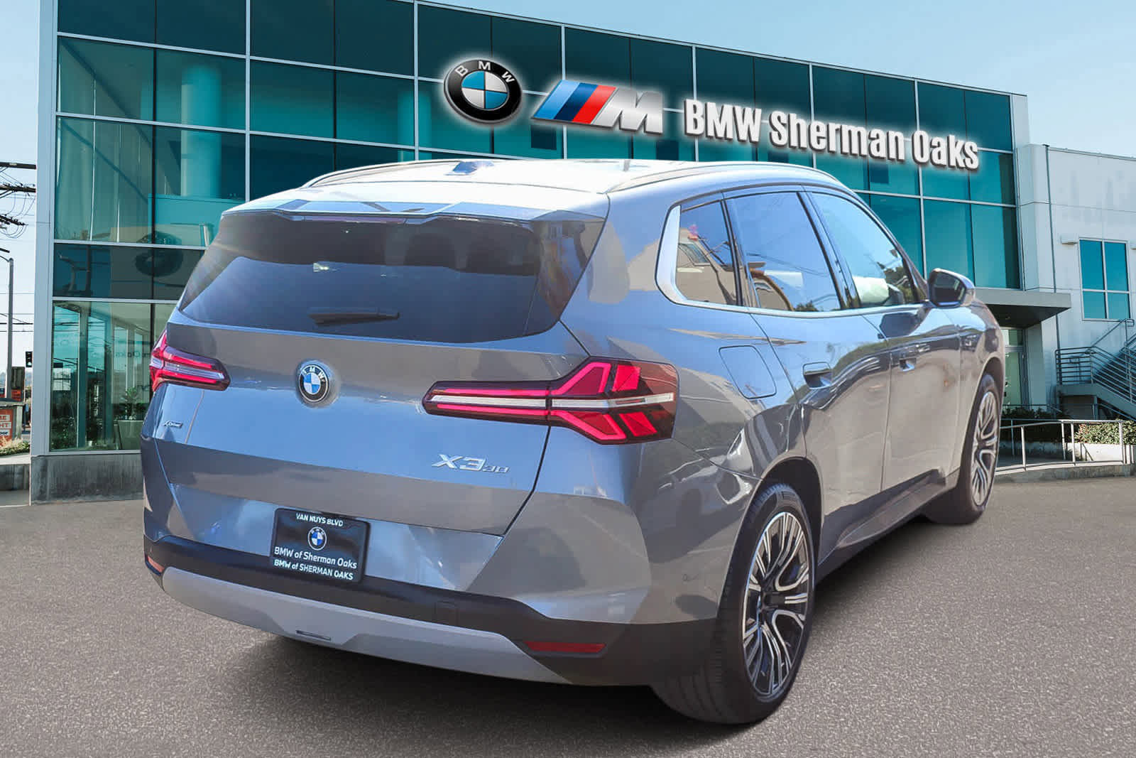 Used 2025 BMW X3 xDrive30i w/ Convenience Package image 4