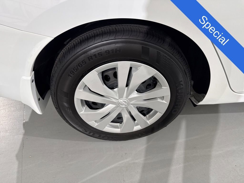 Used 2025 Nissan Versa S w/ Trunk Package image 12