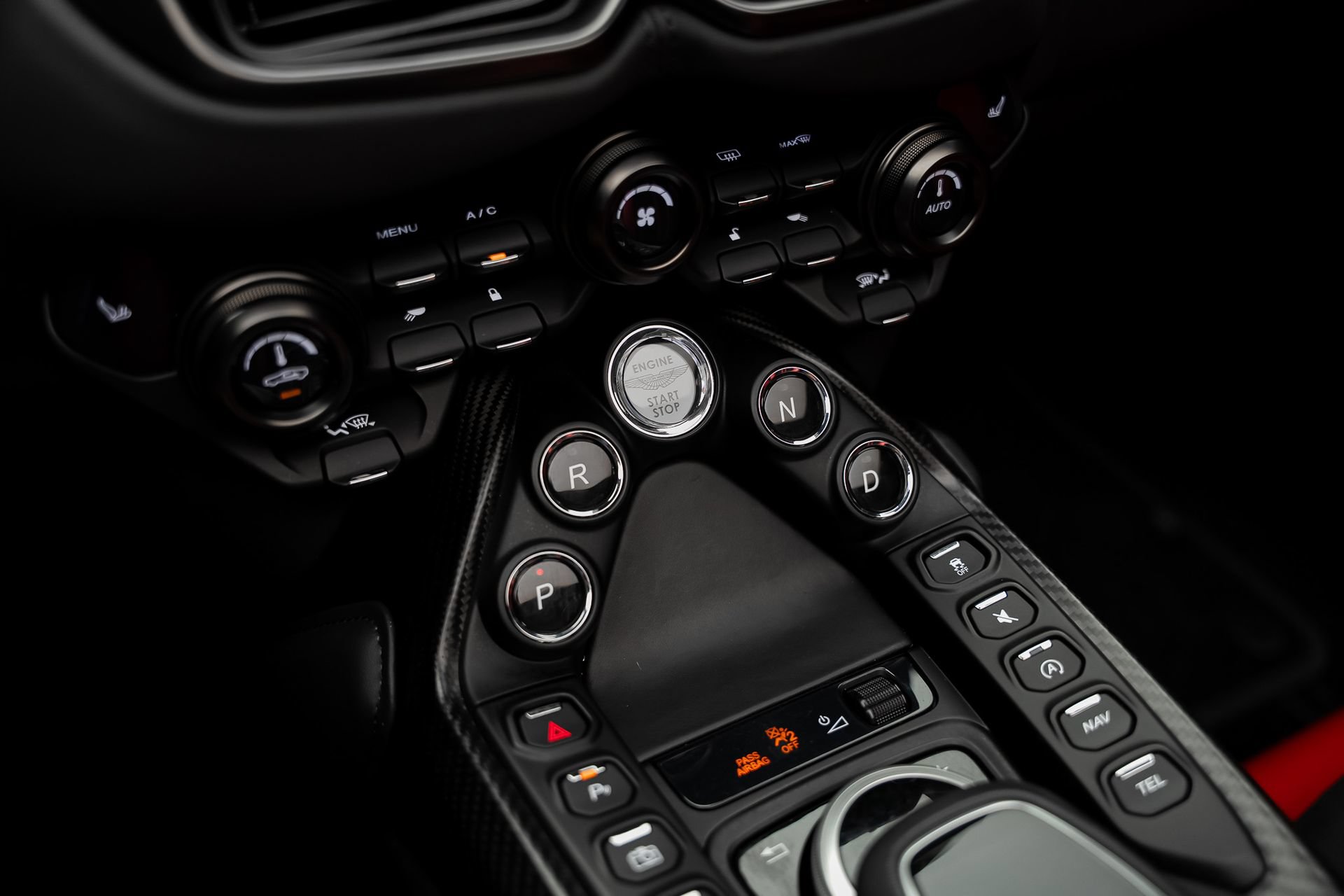 Used 2023 Aston Martin V8 Vantage Roadster RWD image 51