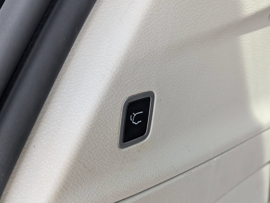 Used 2024 Chrysler Pacifica Touring-L FWD image 14
