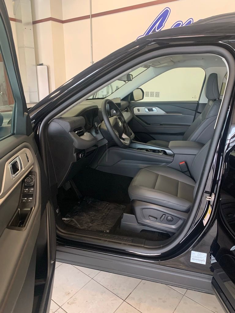 New 2026 Ford Explorer Active w/ Active Comfort Package image 6