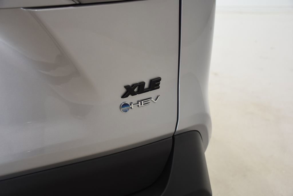 New 2025 Toyota RAV4 XLE image 28