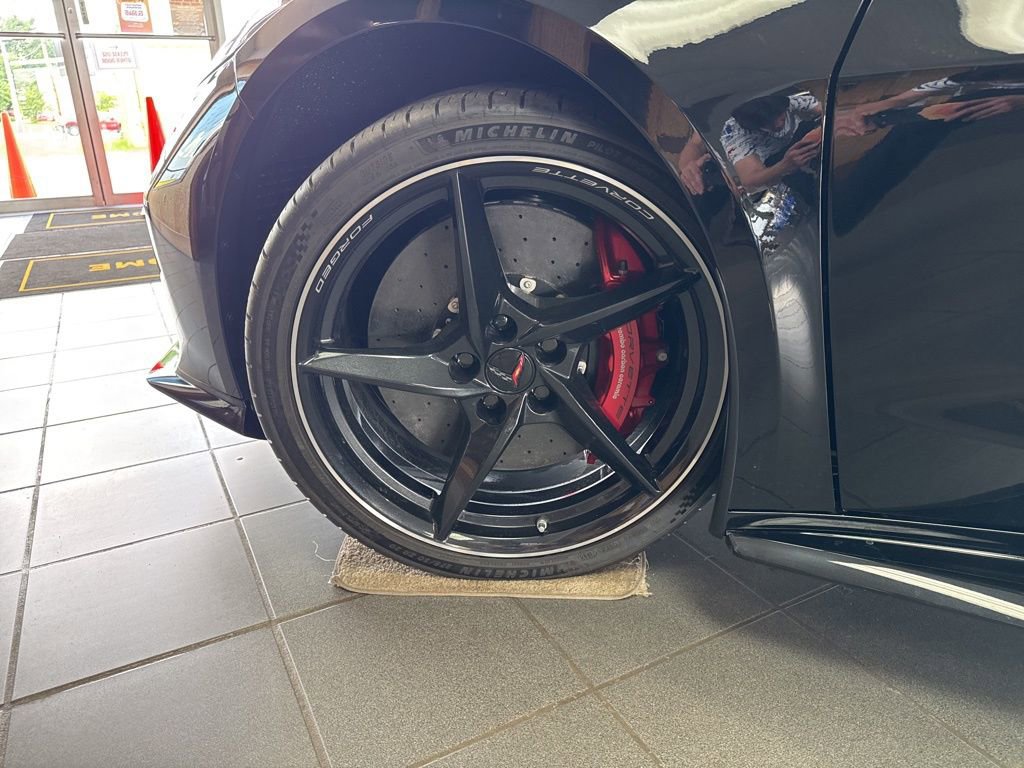 New 2025 Chevrolet Corvette E-Ray image 7