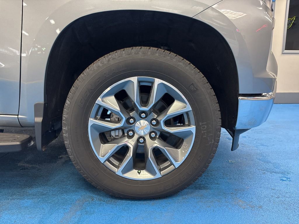 New 2026 Chevrolet Silverado 1500 LT w/ All Star Edition Plus image 3