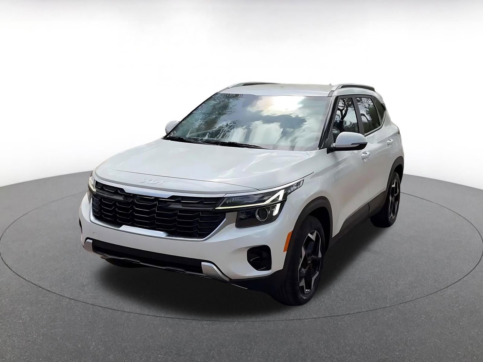 Used 2025 Kia Seltos S image 7