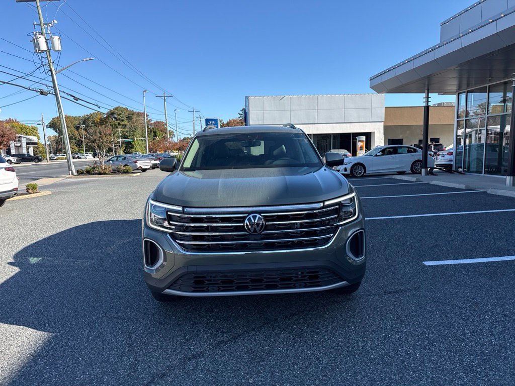 Used 2026 Volkswagen Atlas SE FWD image 2