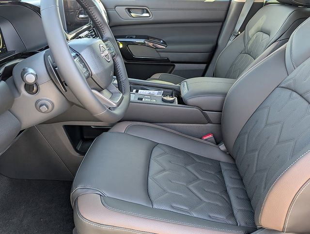 New 2026 Nissan Pathfinder Platinum w/ Cargo Package image 11