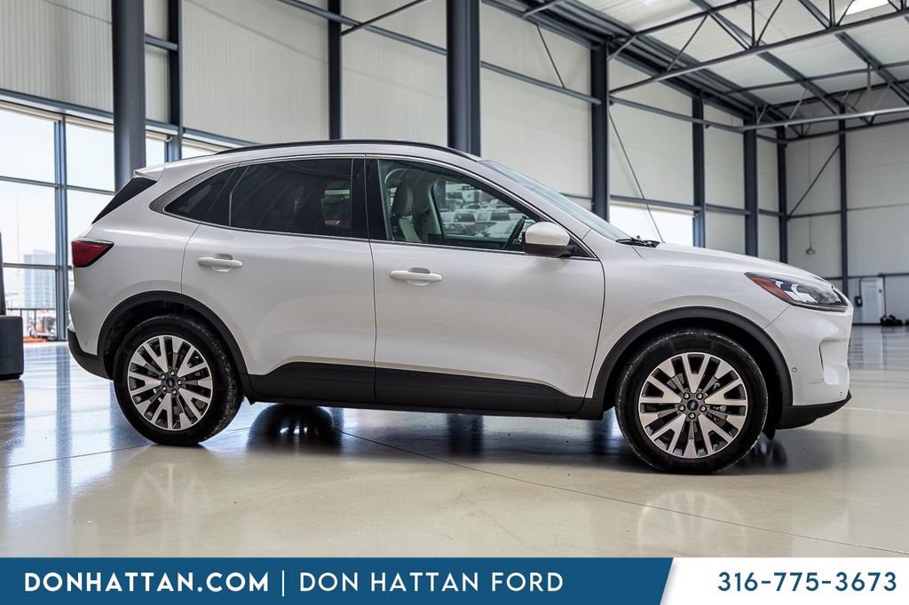 Used 2021 Ford Escape Titanium AWD/4WD image 27
