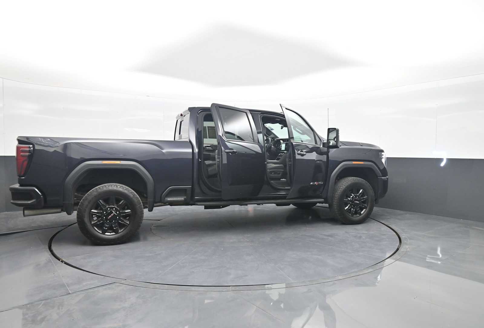 Used 2024 GMC Sierra 2500 AT4 w/ AT4 Premium Plus Package AWD/4WD image 46