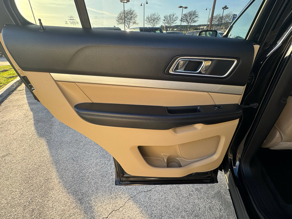 Used 2016 Ford Explorer XLT w/ Equipment Group 202A image 22