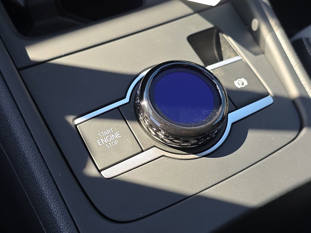 New 2026 Volkswagen Tiguan SE R-Line image 18