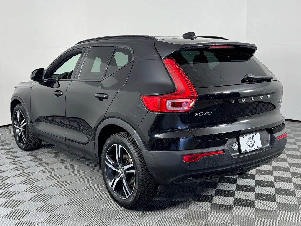 Used 2021 Volvo XC40 T5 R-Design w/ Advanced Package AWD/4WD image 11