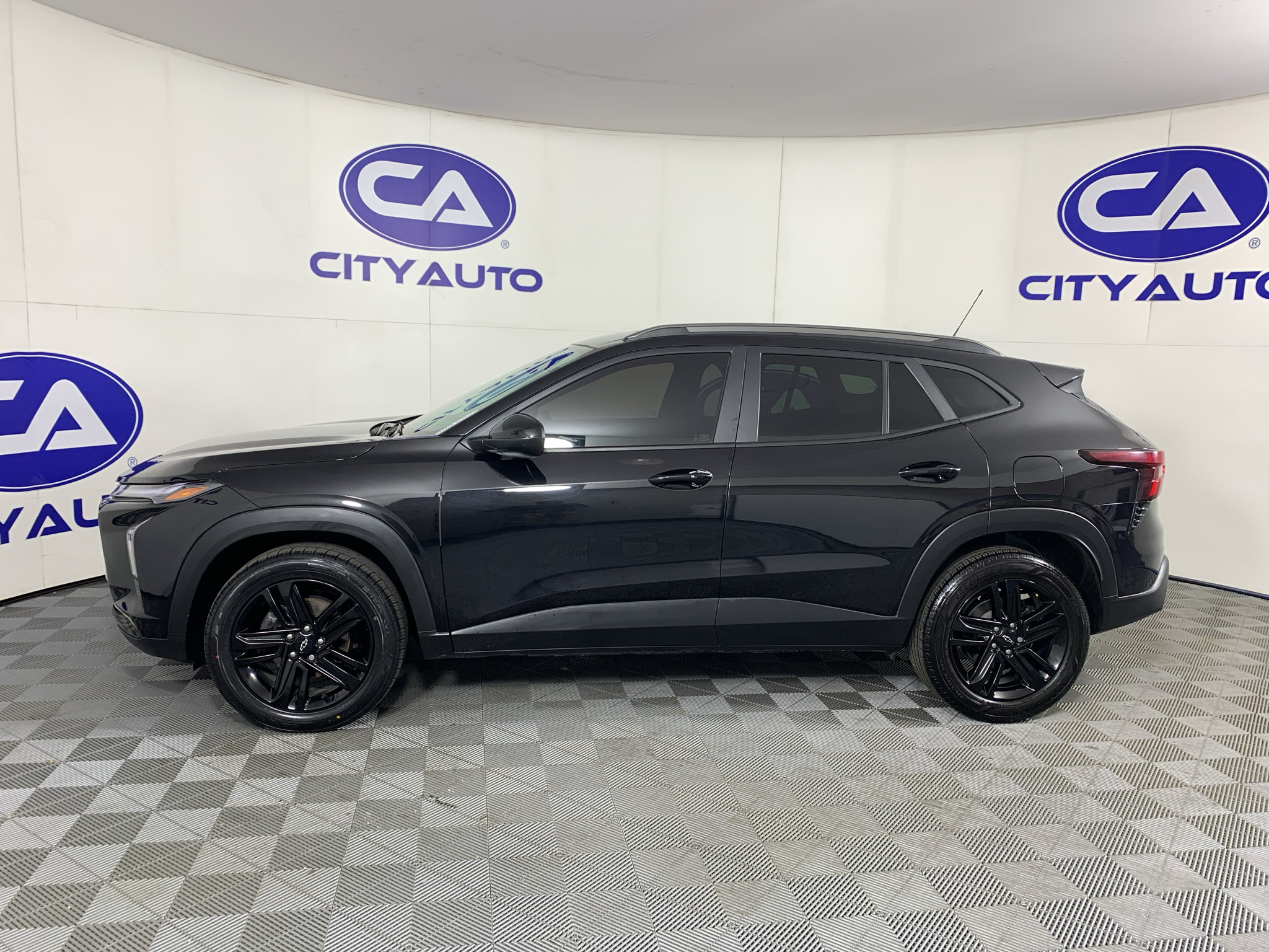 Used 2025 Chevrolet Trax ACTIV w/ Sunroof Package FWD image 6