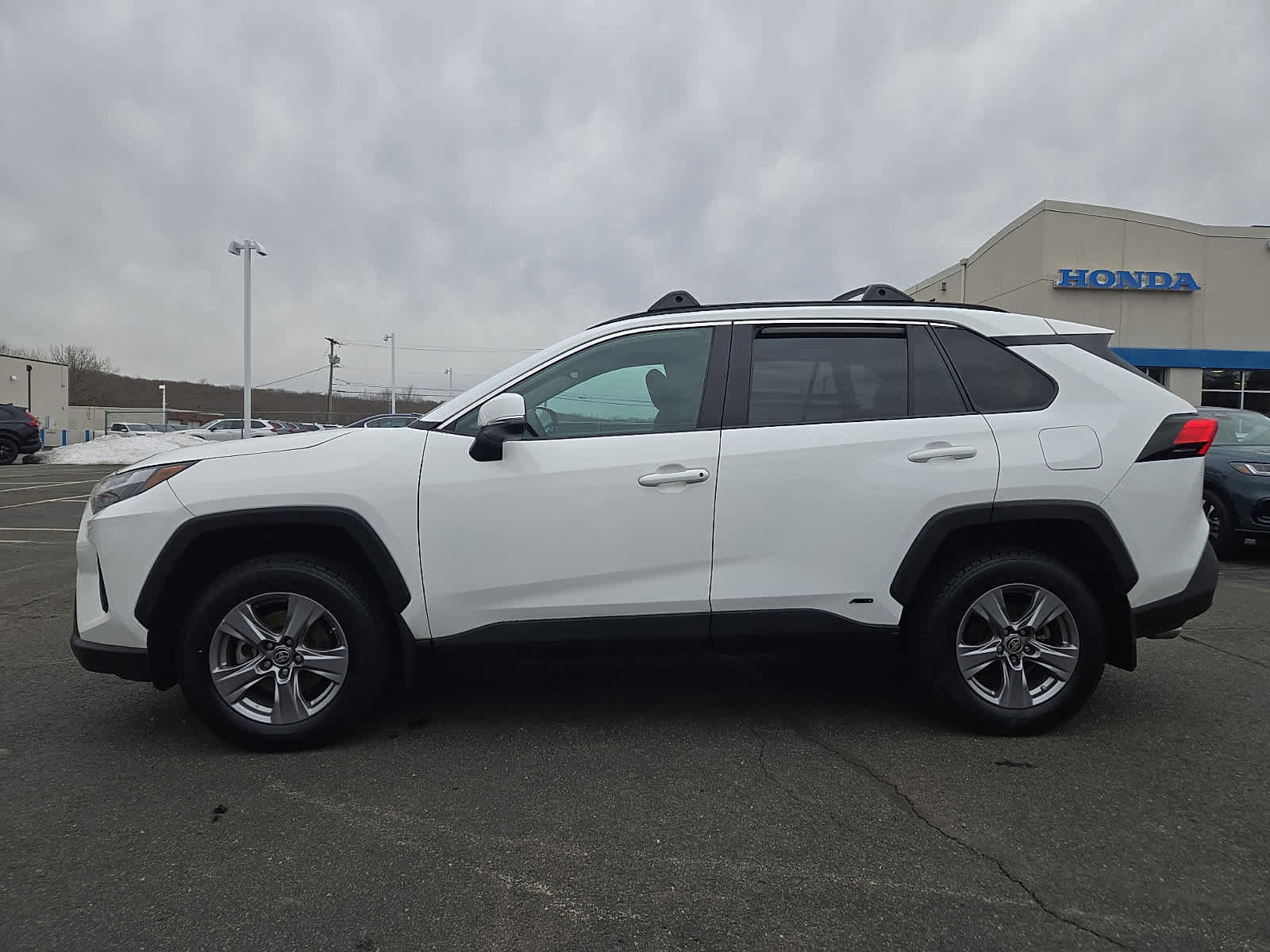 Used 2023 Toyota RAV4 LE image 8