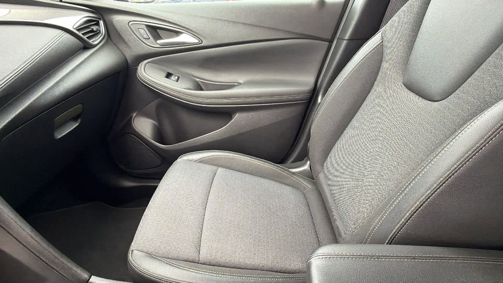 Used 2020 Buick Encore GX Preferred image 12