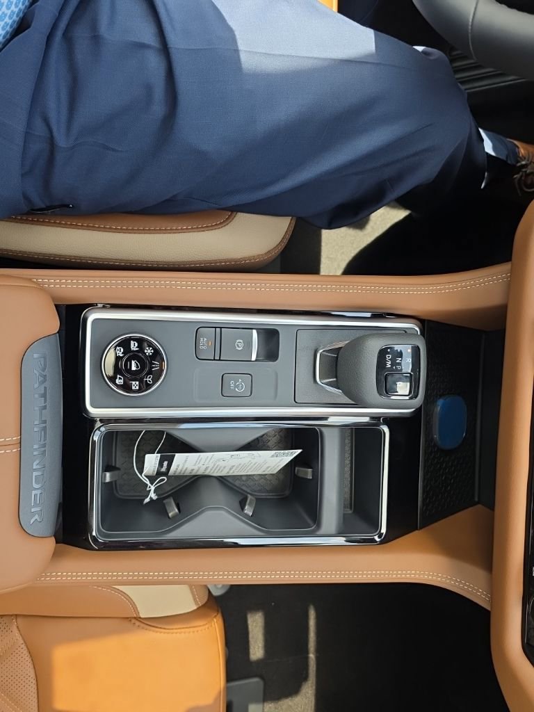 New 2026 Nissan Pathfinder Platinum AWD/4WD image 27