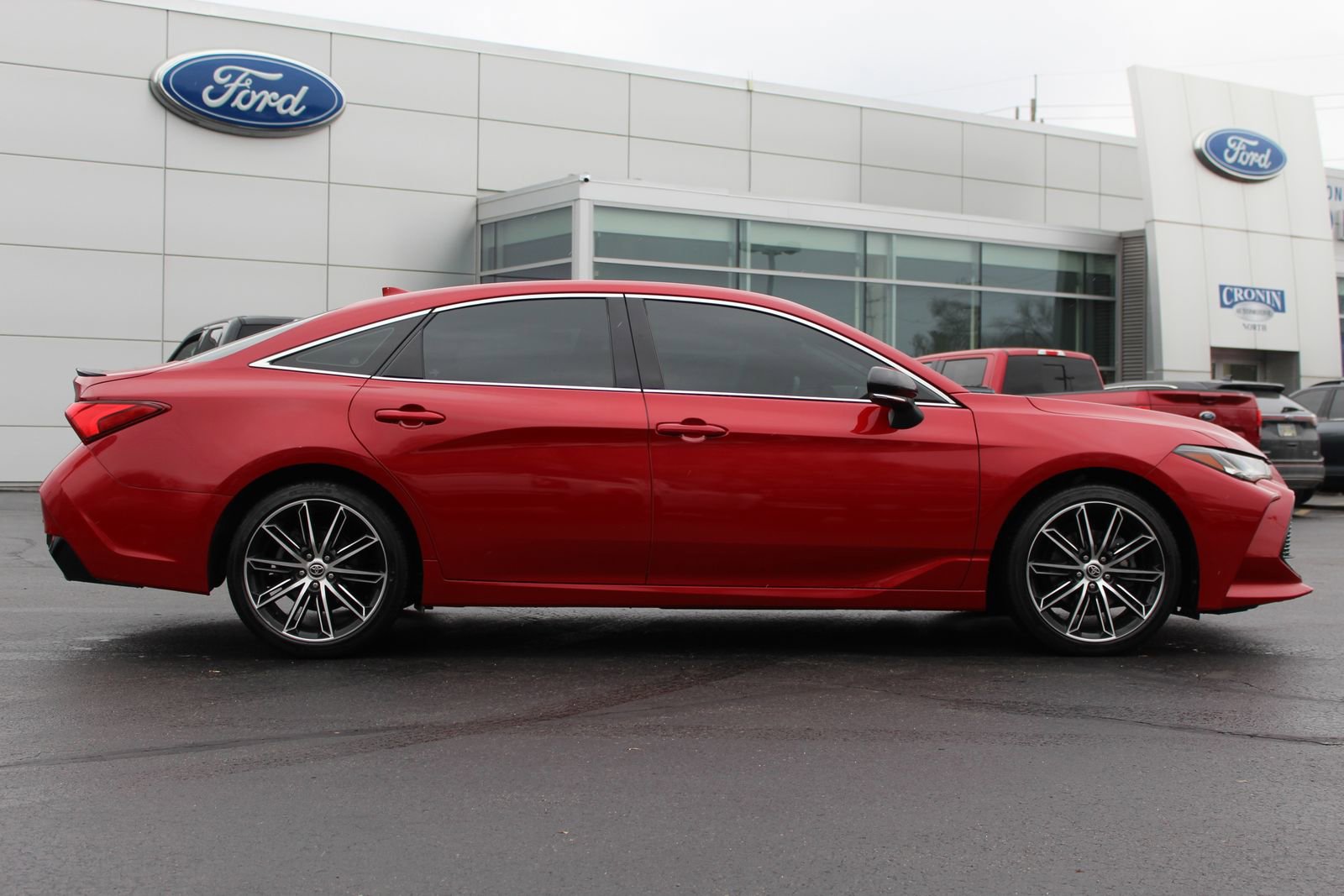 Used 2022 Toyota Avalon Touring image 9