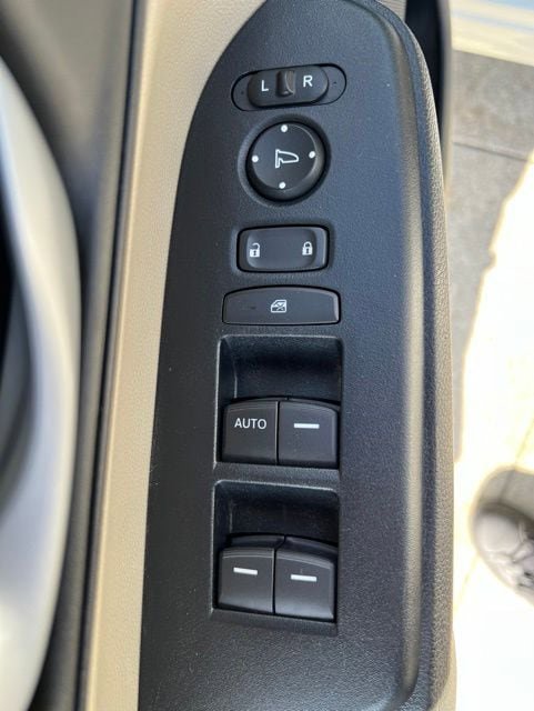 Used 2018 Honda CR-V LX image 16