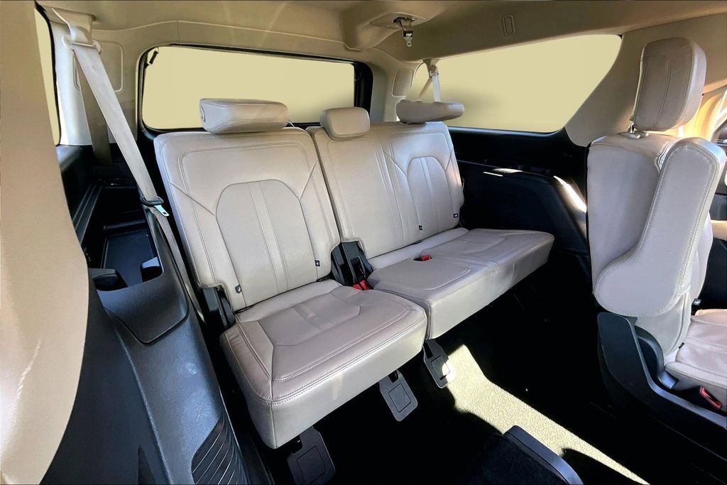 Used 2024 Ford Expedition Max Limited image 18