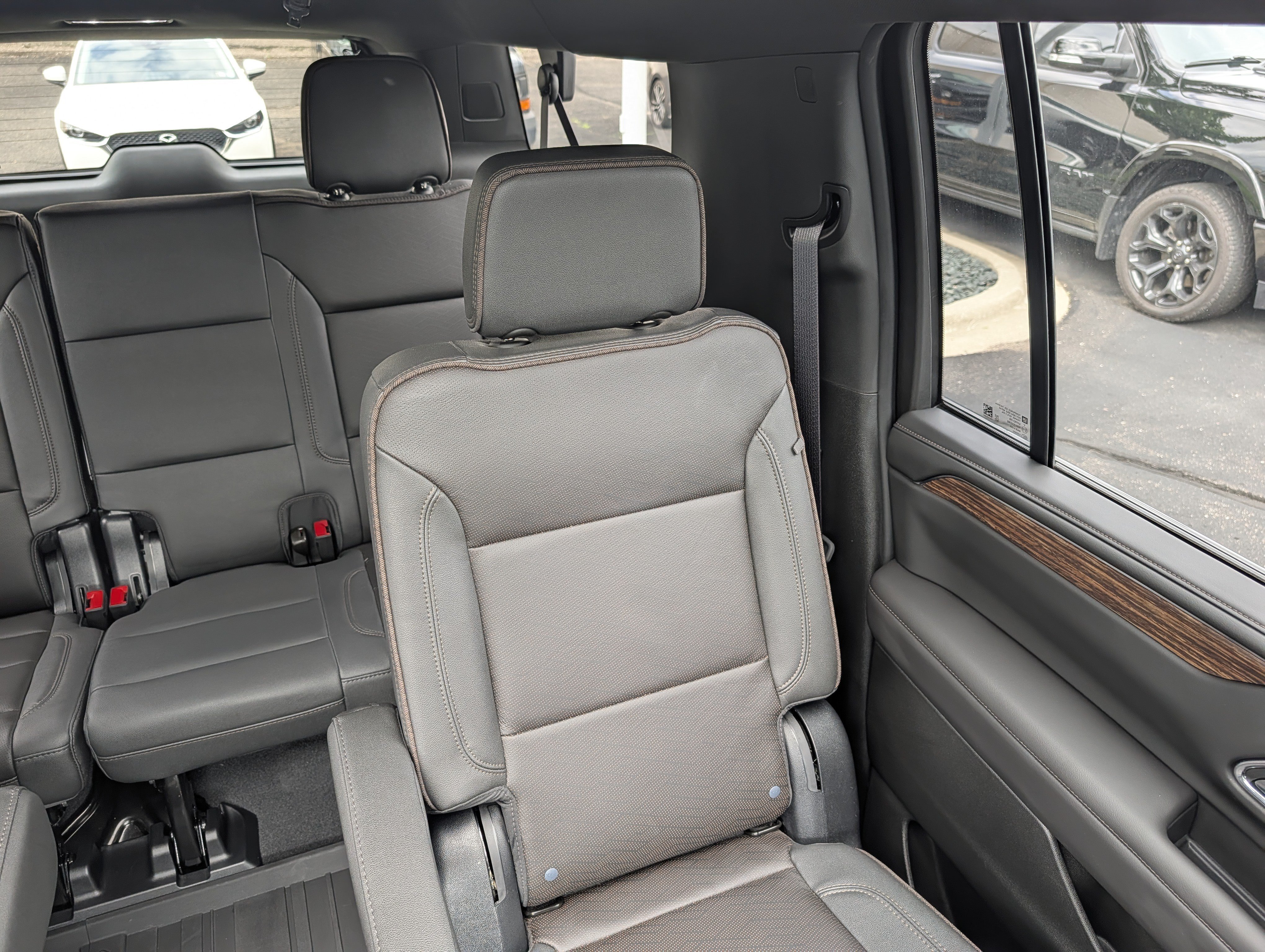 Used 2023 Chevrolet Suburban High Country w/ LPO, Illumination Package AWD/4WD image 14