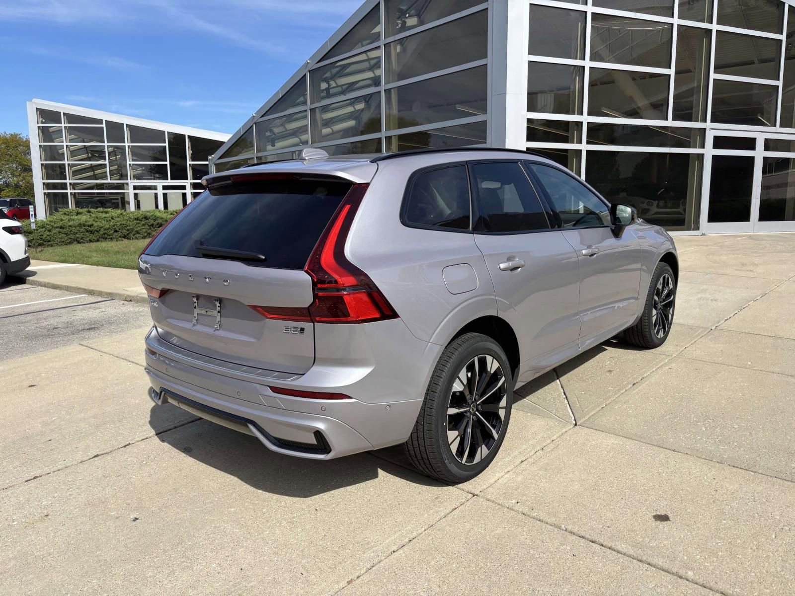 New 2026 Volvo XC60 B5 Plus w/ Protection Package Premier image 7