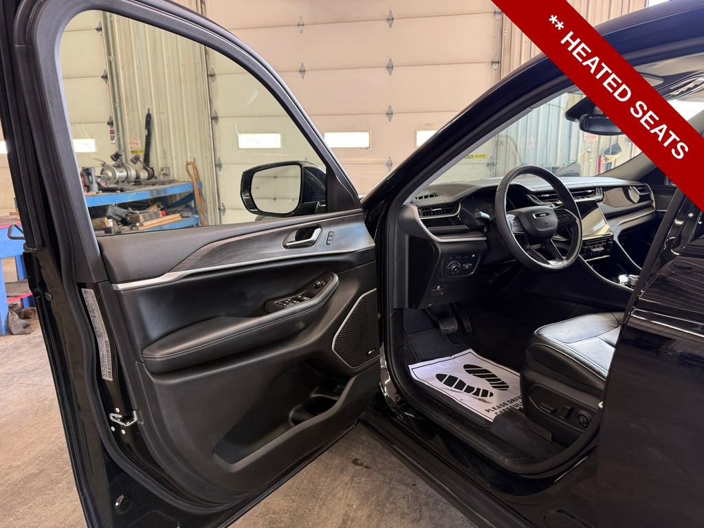 Used 2022 Jeep Grand Cherokee Limited 4xe AWD/4WD image 11