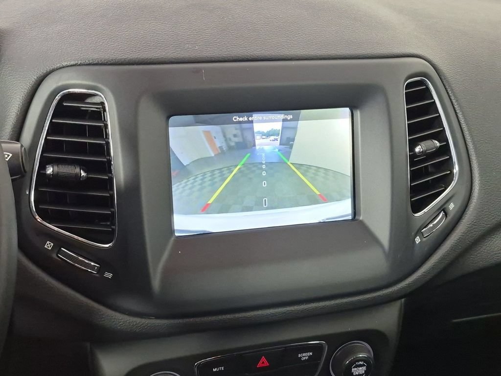 Used 2020 Jeep Compass Latitude FWD image 21