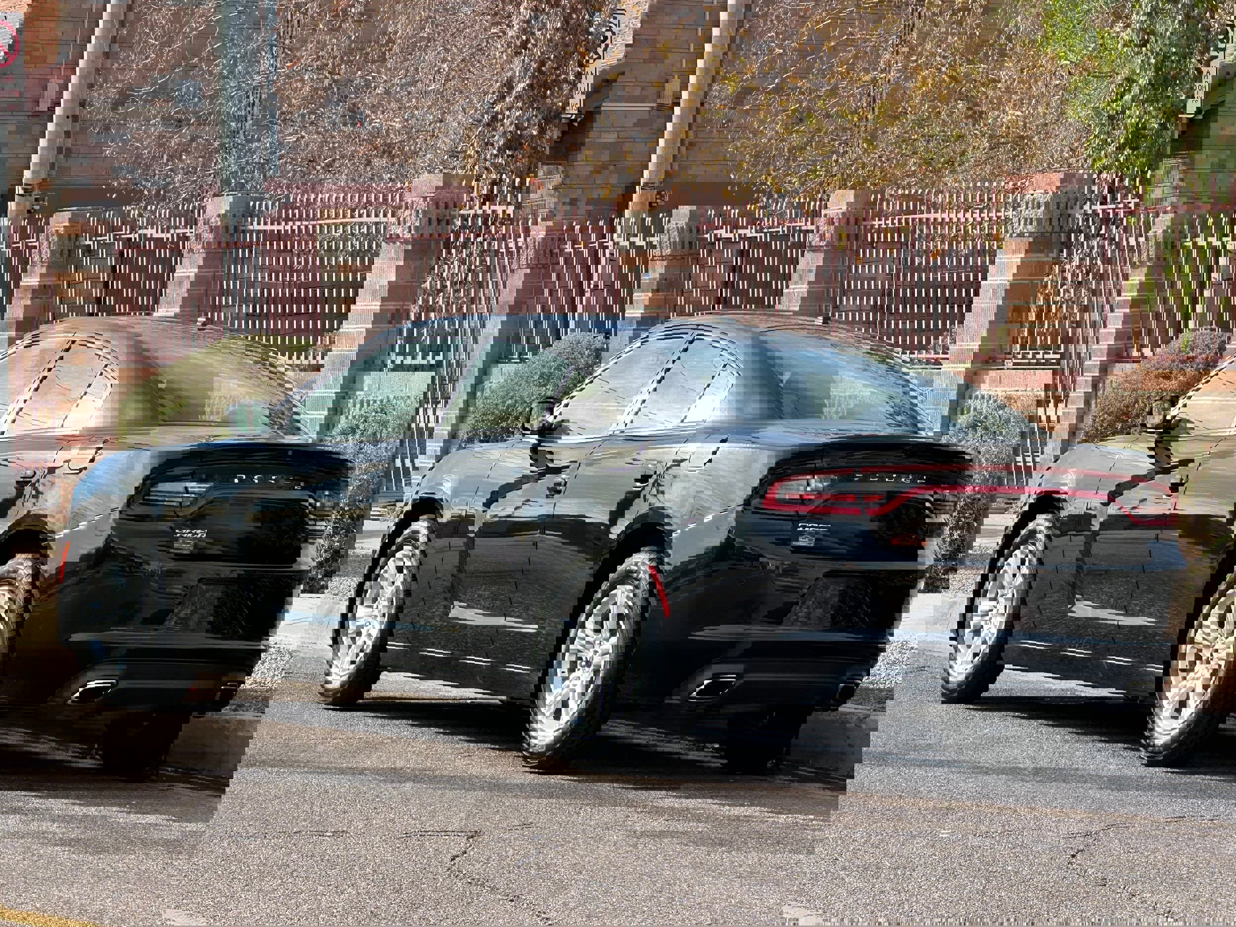 Used 2020 Dodge Charger SXT image 4