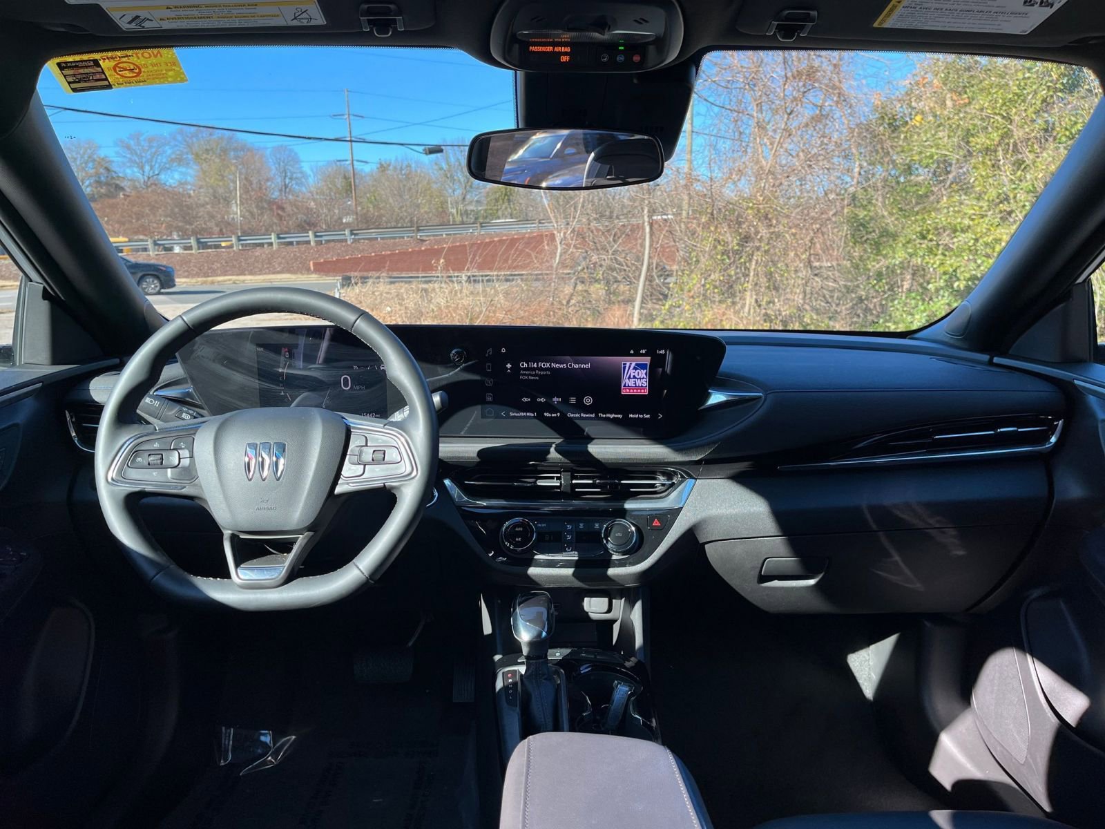 Used 2025 Buick Envista Sport Touring image 28