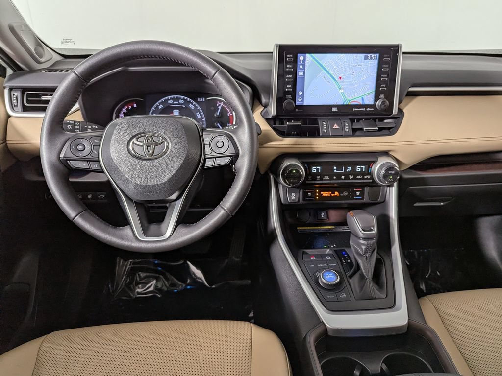 Used 2020 Toyota RAV4 Limited AWD/4WD image 21
