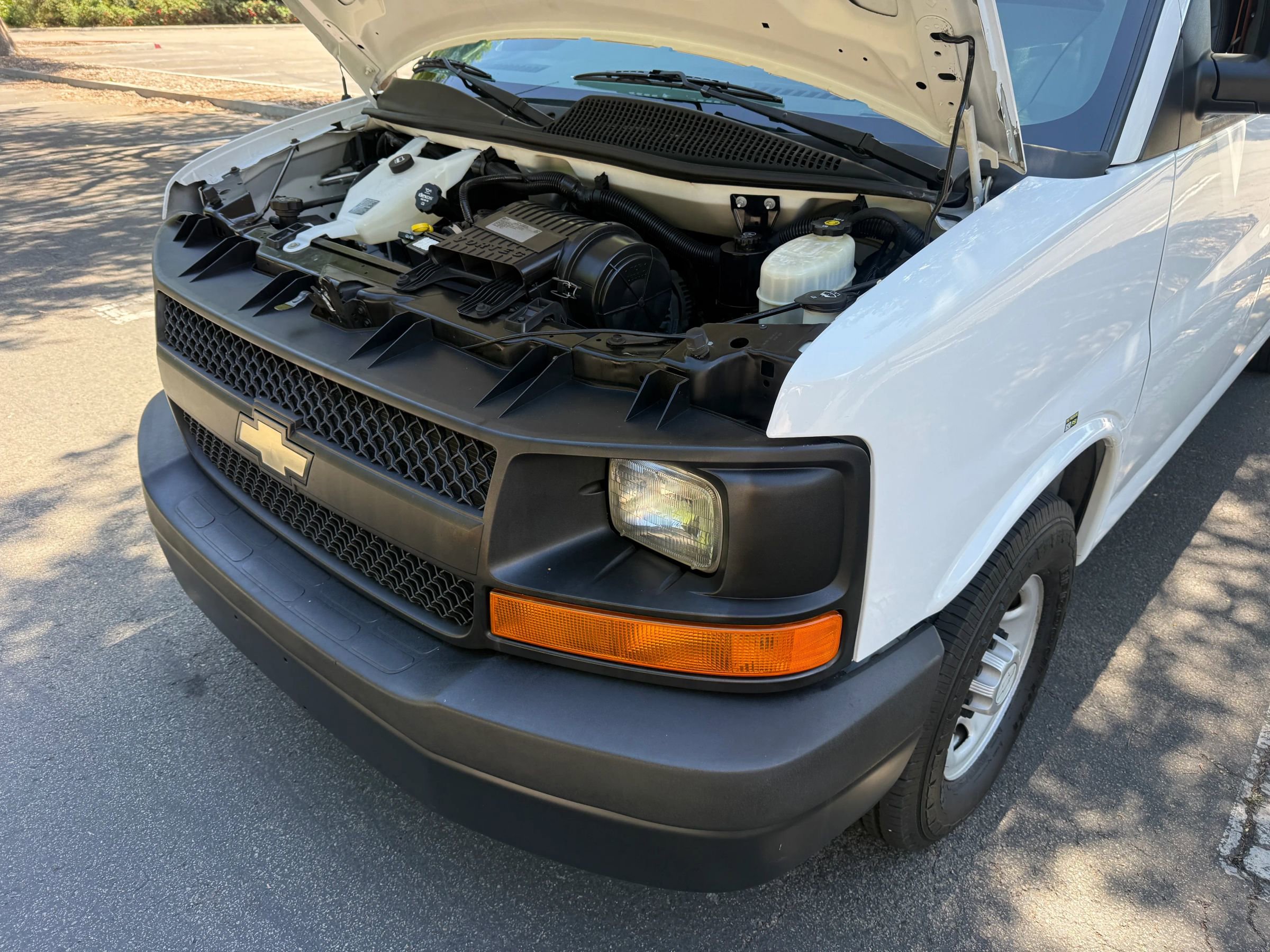 Used 2015 Chevrolet Express 2500 image 31