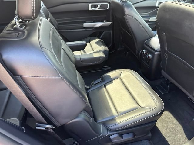 Certified 2023 Ford Explorer XLT w/ Equipment Group 202A AWD/4WD image 11