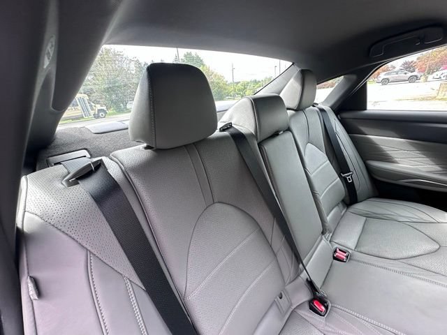 Used 2021 Toyota Avalon Limited w/ Advanced Safety Package FWD image 9