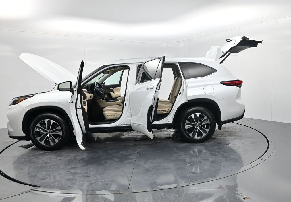 Used 2022 Toyota Highlander XLE image 79