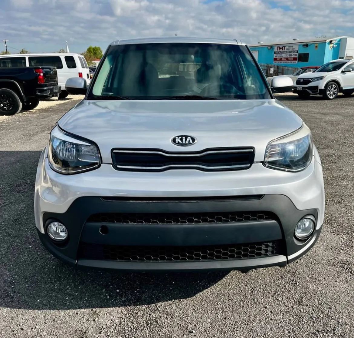 Used 2018 Kia Soul + image 10
