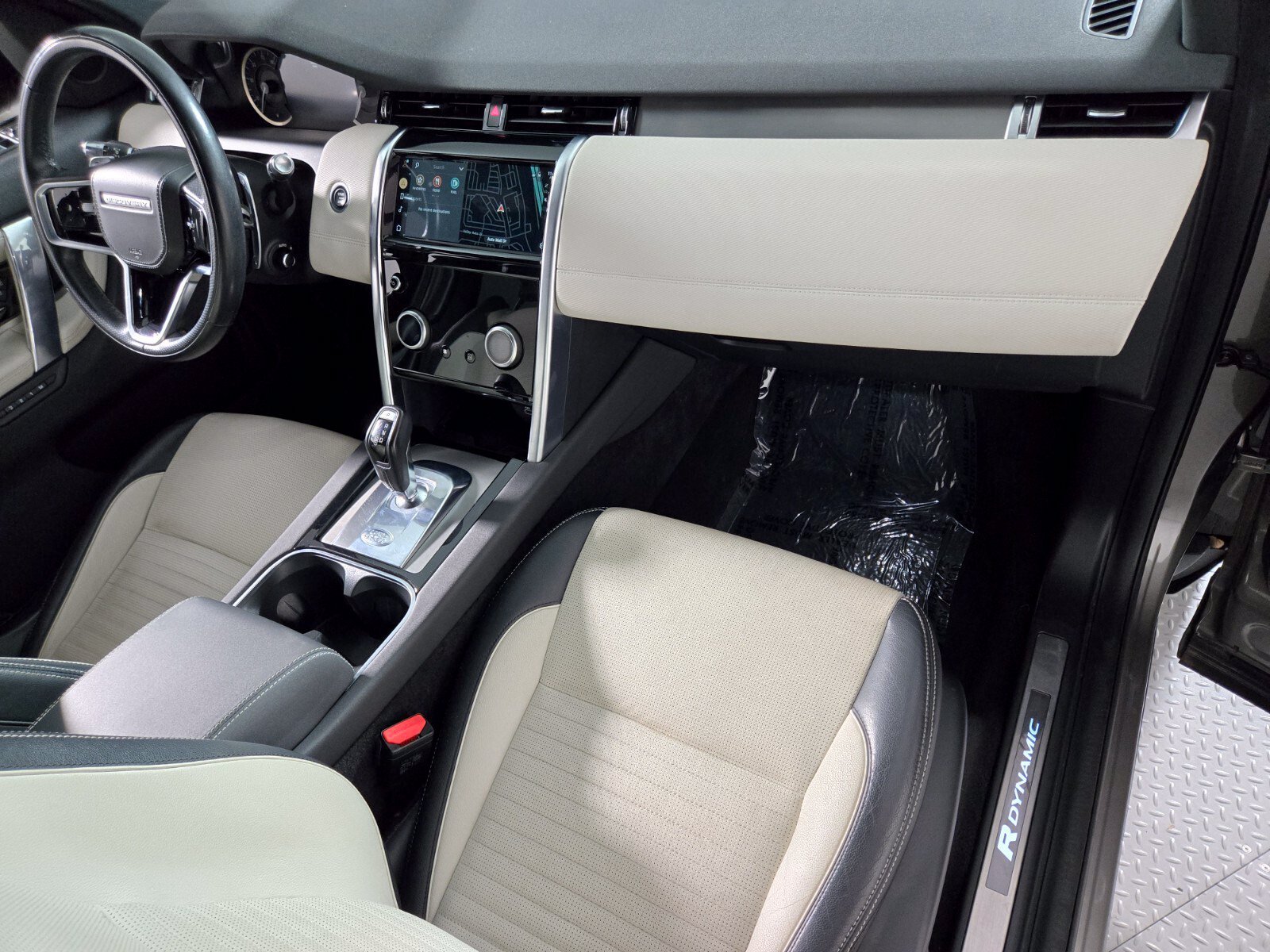 Used 2022 Land Rover Discovery Sport SE R-Dynamic AWD/4WD image 19