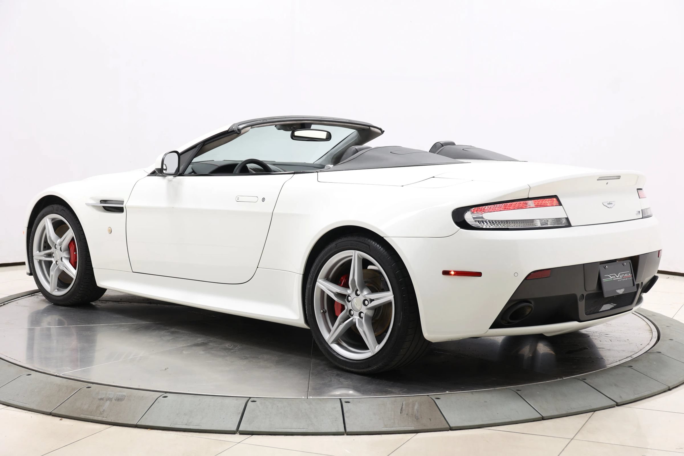 Used 2016 Aston Martin V8 Vantage GT RWD image 45