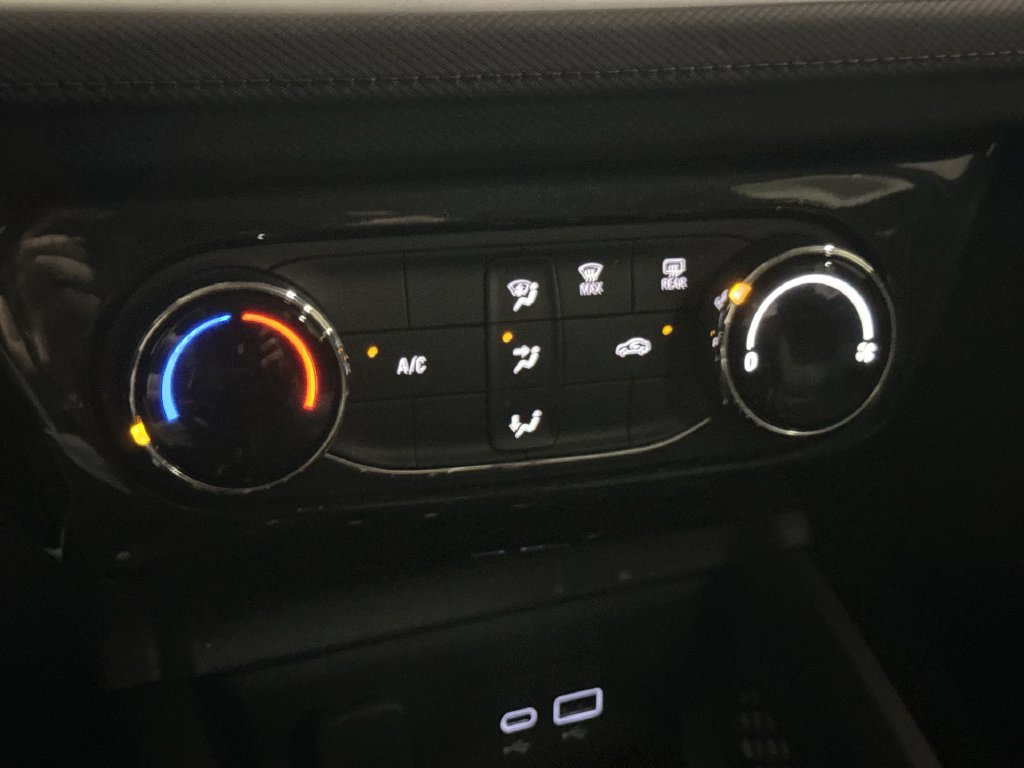 Used 2025 Chevrolet TrailBlazer LT FWD image 16