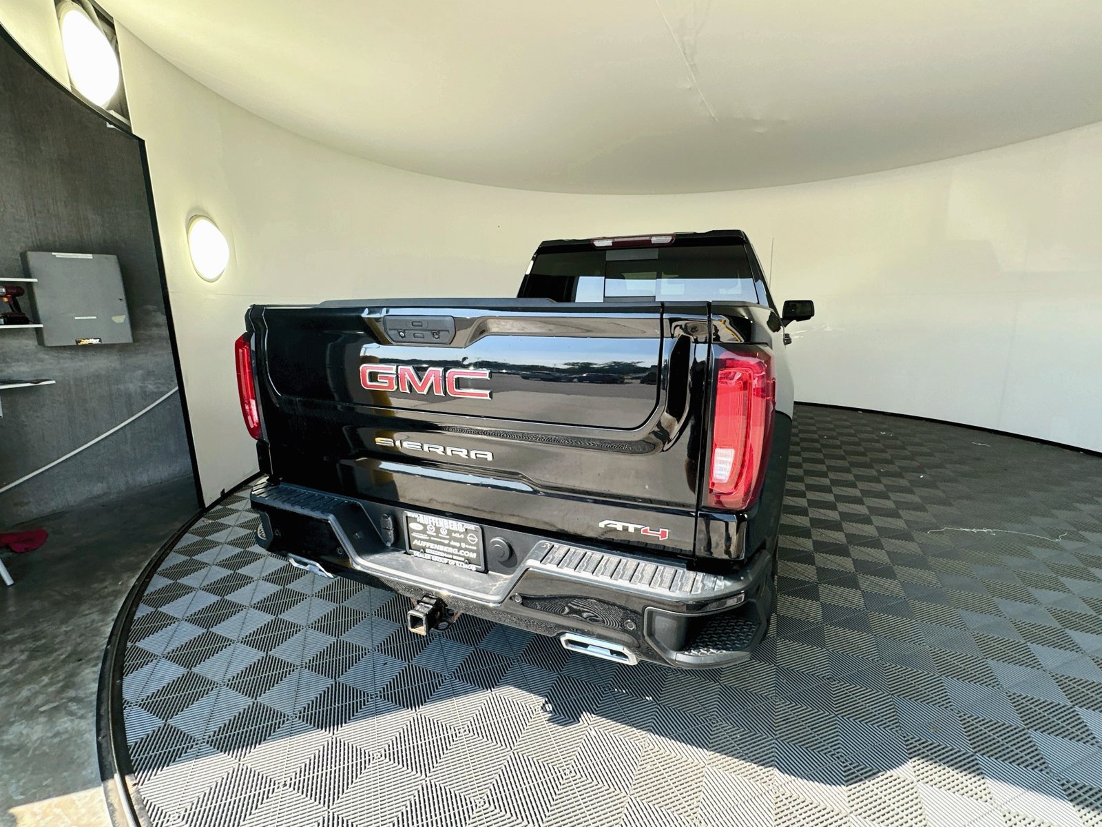Used 2021 GMC Sierra 1500 AT4 w/ AT4 Preferred Package AWD/4WD image 7